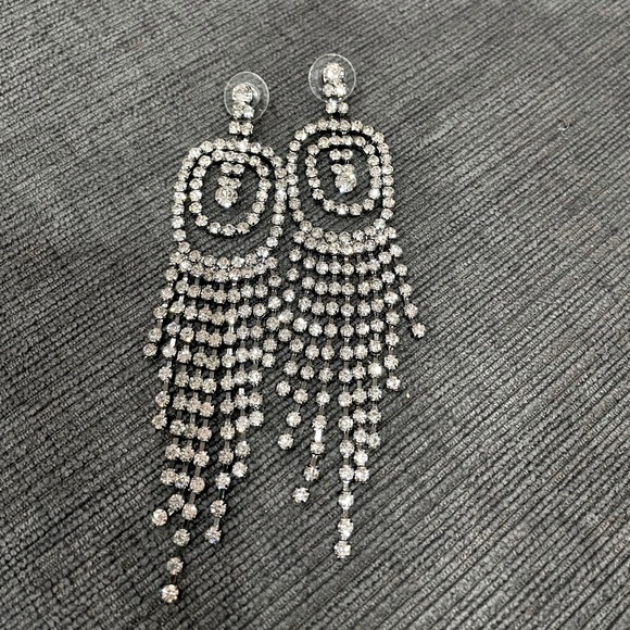 Diamond like dangle earrings - Picture 1 of 3
